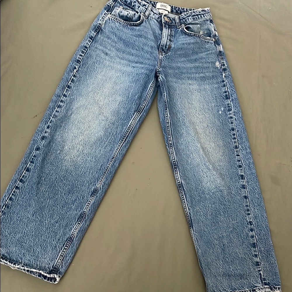BDG High Rise, Distressed  and wide Legs size 29” JEANS